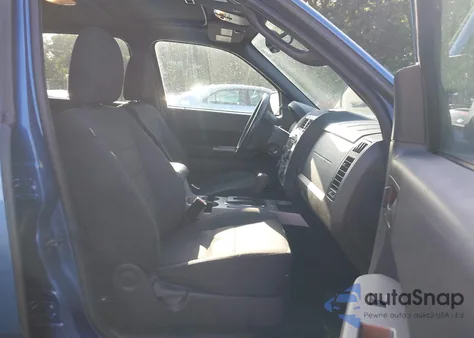 2010 Ford Escape Xlt from USA, damaged, VIN 1FMCU9DG7AKB52453